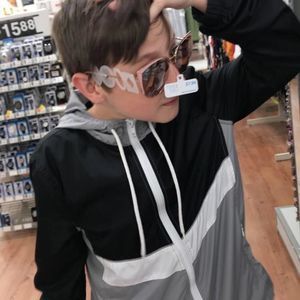 Meet your Posher, Dakota